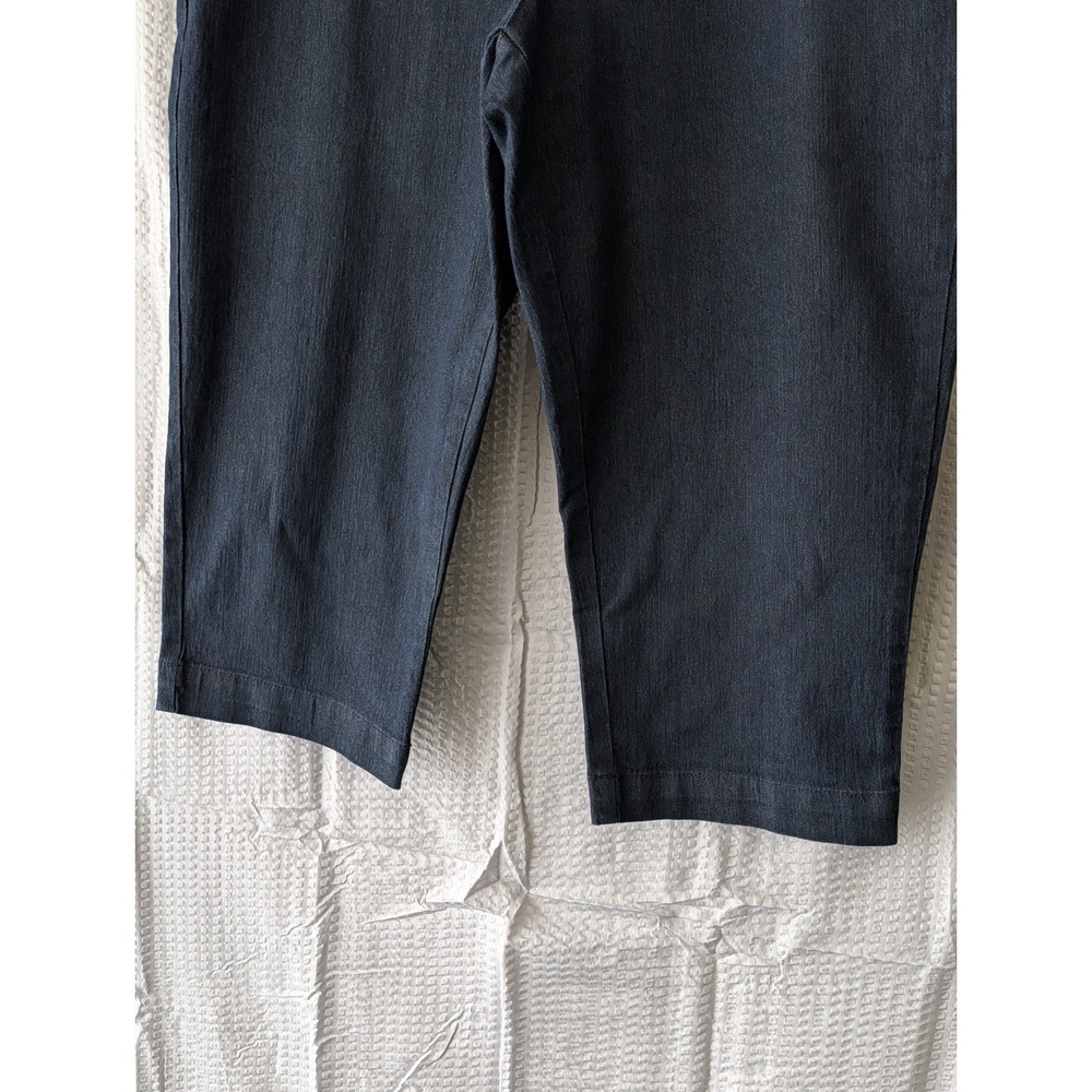 St Johns Bay Womens Size 12 Dark Wash Capri Pants Cropped Stretch Trousers - Picture 5 of 11